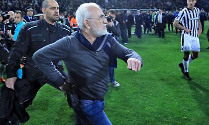 Ξεκίνησε η δίκη Σαββίδη - Κομίνης: «Δεν αντιλήφθηκα το όπλο»