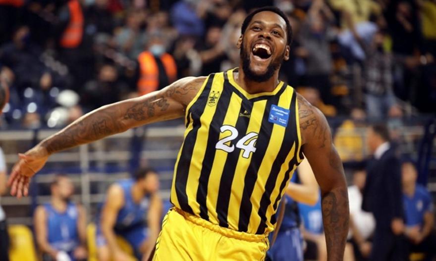 Ονομάζει Γιάννη το παιδί του ο Τζέιμς Κέλι του Άρη