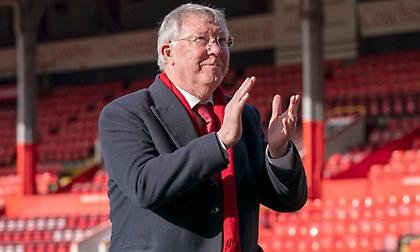 Αποκαλύφθηκε το άγαλμα του Σερ Άλεξ Φέργκιουσον στο γήπεδο της Αμπερντίν