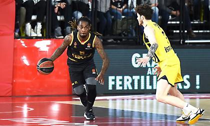 «Πάτησε» τη Φενέρ και κρατιέται στην οκτάδα η Μονακό!