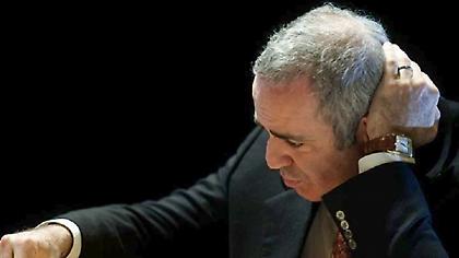 Κασπάροφ για Πούτιν: «Πρέπει να δράσουμε, δείξτε του ότι θα πληρώσει το τίμημα»