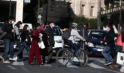 Στα 8.214 τα νέα κρούσματα - 63 νέοι θάνατοι - 417 διασωληνωμένοι