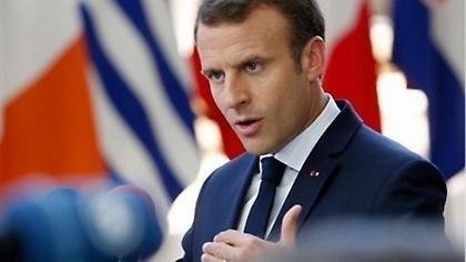 Μακρόν στα ελληνικά: «Σκεφτόμαστε με θλίψη την Ελλάδα που έχασε άδικα δέκα ομογενείς»
