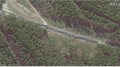 Δορυφορικές εικόνες δείχνουν ρωσικές δυνάμεις να συνεχίζουν να κινούνται προς το Κίεβο