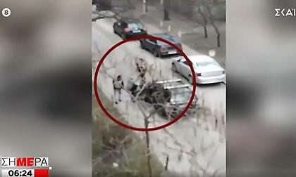 Βίντεο-Ουκρανία: Πολιτοφύλακες εκτελούν φερόμενο σαμποτέρ