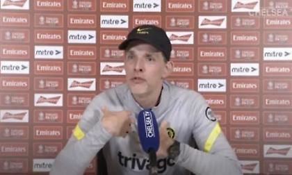 «Σταματήστε, δεν είμαι πολιτικός»: Έξαλλος ο Τούχελ με τις ερωτήσεις για Αμπράμοβιτς!