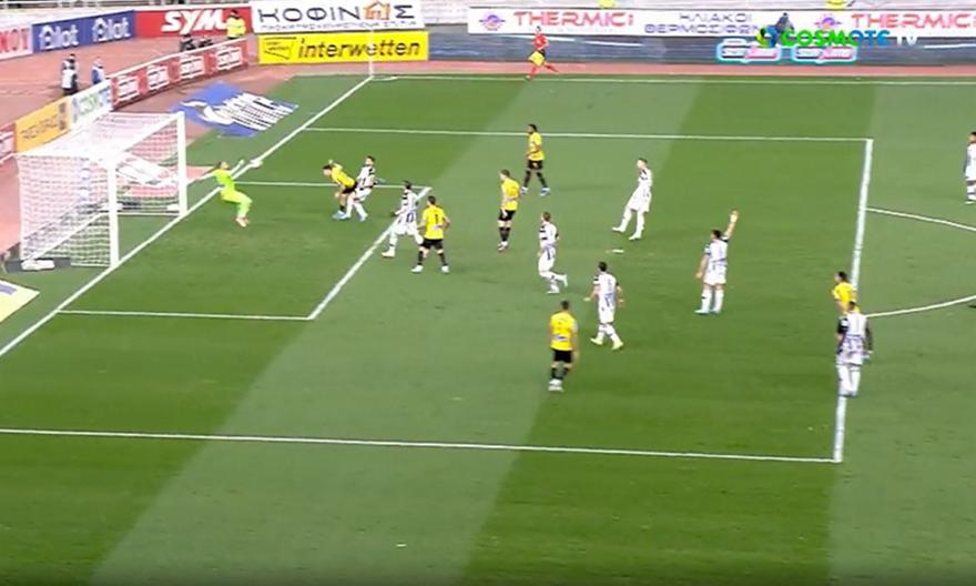 Φοβερή απόκρουση Πασχαλάκη σε κεφαλιά Μάνταλου εξ επαφής