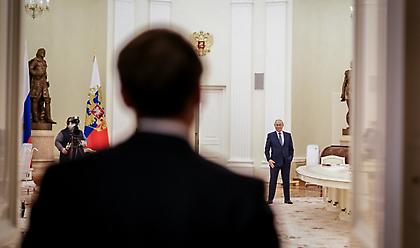 Μακρόν προς Πούτιν: Έκανες ένα μεγάλο λάθος στην Ουκρανία – Ο πόλεμος θα σου κοστίσει ακριβά