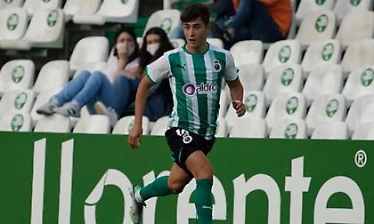 Παίρνει 18χρονο μεσοεπιθετικό από την Ράθινγκ Σανταντέρ η Μπαρτσελόνα