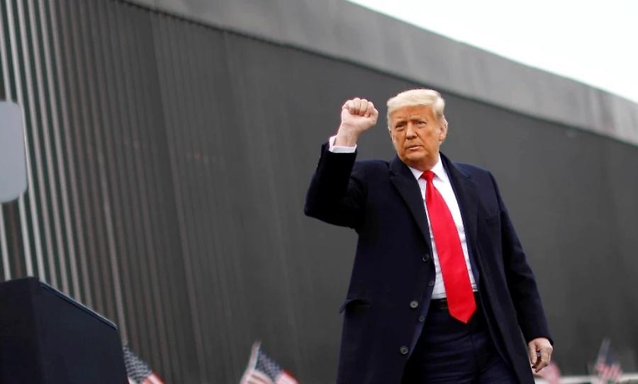 Το «αδιαπέραστο» τείχος του Τραμπ στα σύνορα των ΗΠΑ έχει παραβιαστεί πάνω από 3.000 φορές!