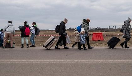 Το Παρίσι κατηγορεί το Λονδίνο για «έλλειψη ανθρωπιάς» απέναντι στους Ουκρανούς πρόσφυγες