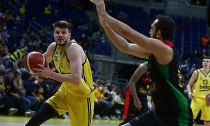 Στο ρελαντί η Φενέρμπαχτσε