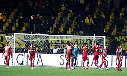 Ο Ολυμπιακός έχασε ένα παιχνίδι που πήγαινε για 1-1, όπως το έχει κάνει φέτος και στο Καραϊσκάκη!