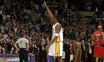 Φανελάκι προπόνησης από τον αγώνα των 81 πόντων του Κόμπι πουλήθηκε για 277 χιλιάδες δολάρια