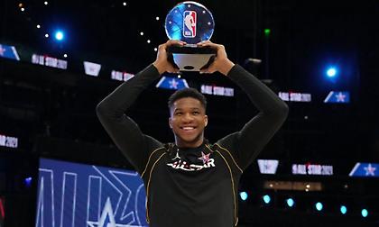 Η επιβλητική εμφάνιση του Αντετοκούνμπο σε All Star Game, ακριβώς έναν χρόνο πριν