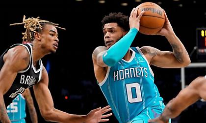 Σάρλοτ Χόρνετς-Μπρούκλιν Νετς