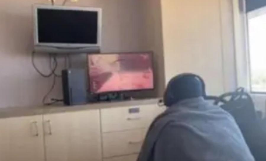 Τύπος πήγε με βιντεοπαιχνίδια στο μαιευτήριο όπου θα γεννούσε η κοπέλα του!