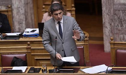 «Πέρασε» κατά πλειοψηφία το νομοσχέδιο για την οπαδική βία, «ναι» από Ν.Δ. και ΚΙΝΑΛ