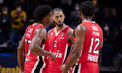 Ο κόουτς της εξέδρας: Έμεινε στο… Μόναχο ο Ολυμπιακός