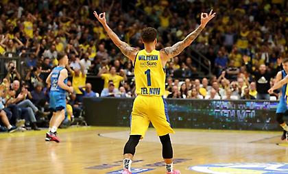 «Τρελό» καλάθι και φάουλ από Γουίμπλεκιν