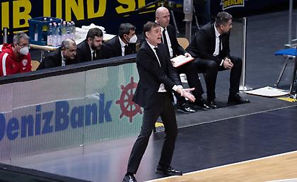 Ολυμπιακός: Οι κατσάδες Μπαρτζώκα στα τάιμ άουτ