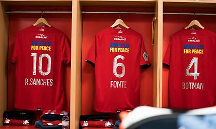 Με μήνυμα υπέρ της ειρήνης στις φανέλες της η Λιλ κόντρα στη Σεντ Ετιέν