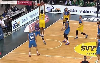 Υπέροχη δημιουργία του Μιλάκνις και κάρφωμα του Νίμπο