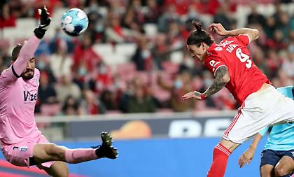 Γλίτωσε την ταπείνωση από τη Βιζέλα η Μπενφίκα των δέκα παικτών