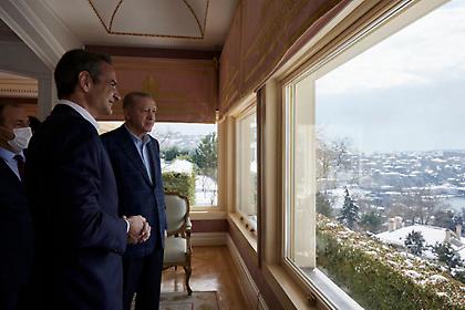Ο χαλαρός διάλογος Μητσοτάκη-Ερντογάν με θέα τον Βόσπορο