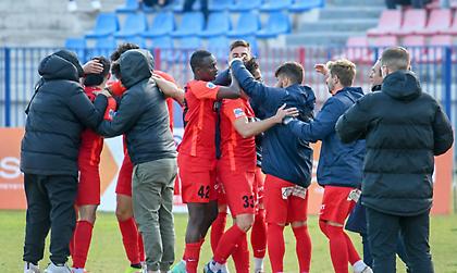 Τροχαίο για τρεις παίκτες του Ολυμπιακού Βόλου - Τραυματίστηκαν ελαφρά, σοβαρές ζημιές στο όχημα