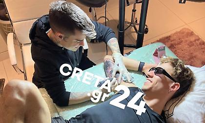 Ηρακλειώτης tattoo artist ταξίδεψε στο Λίβερπουλ για να κάνει τατουάζ στον Τσιμίκα!