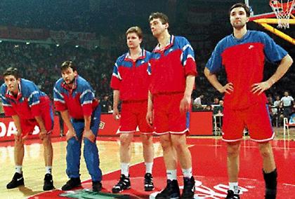 27 χρόνια πέρασαν… νεράκι: Οι καταγγελίες ΤΣΣΚΑ για δηλητηρίαση και το ματς-παρωδία με Ολυμπιακό