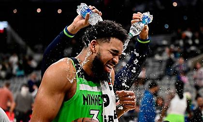 Ιστορικό επίτευγμα για Τάουνς κόντρα στους Σπερς