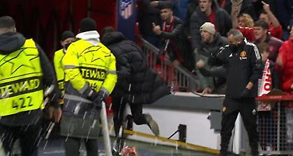 Βαριά καμπάνα σε Γιουνάιτεντ και οπαδούς μετά τα αντικείμενα στον Σιμεόνε