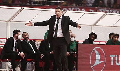 Πρίφτης: «Μπήκαμε άθλια στο ματς-Θα μιλήσουμε μεταξύ μας»