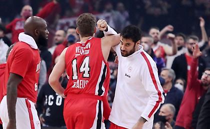 Ο Βεζένκοφ έκλεψε την μπάλα και «απογειώθηκε»