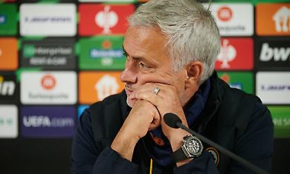 Μουρίνιο: «Αγωνιζόμασταν με την Φίτεσε και ο Σάρι κάπνιζε με τους παίκτες του»