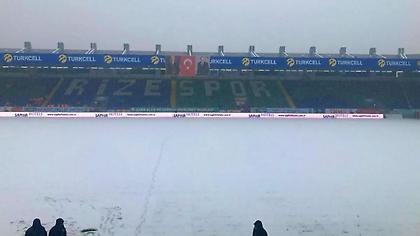 Οπαδοί της Ρίζεσπορ μπήκαν στο γήπεδο, καθάρισαν το χιόνι και πανηγύρισαν!