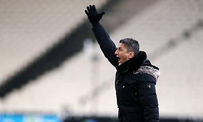 Έξαλλος ο Λουτσέσκου με τον διαιτητή: Πέταξε τον σκούφο του και πήρε κίτρινη κάρτα!