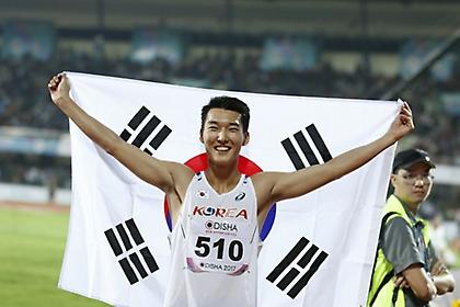 Ο Σανγκγιεόκ Γου χρυσός στο άλμα εις ύψος