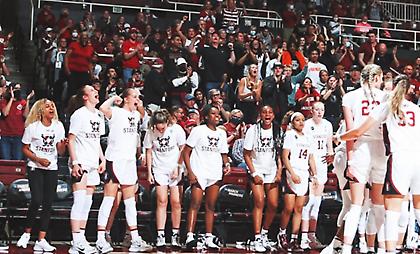 To Stanford της Μποσγανά απέκλεισε το Kansas της Χατζηλεοντή