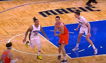 NBA Top 10: Μαγική ασίστ από τον Ποκουσέφσκι