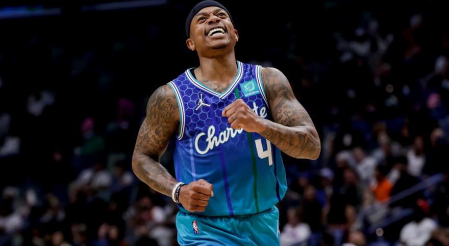 Χόρνετς: Κρατούν ως το τέλος της σεζόν τον Αϊζέια Τόμας