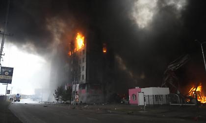 Οι αρχές καταγγέλλουν τη Ρωσία ότι χρησιμοποιεί απαγορευμένες βόμβες λευκού φωσφόρου
