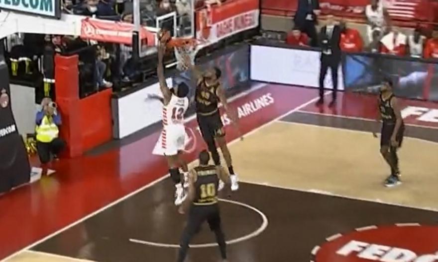 Η τάπα του Χολ στον Μάρτιν