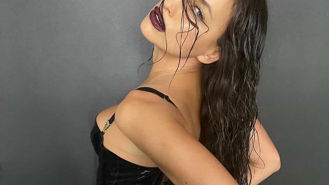 «Φωτιά» στη νέα της φωτογράφιση η Ιρίνα Σάικ