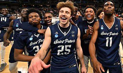 NCAA: Ιστορική πρόκριση για το Saint Peter’s στο Elite 8