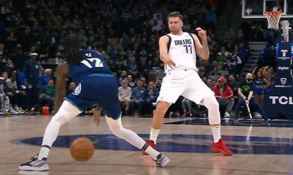 Μυθική ασίστ-«τούνελ» του Ντόντσιτς στην πρώτη θέση του Top 10