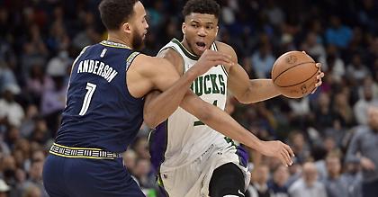 Απελπιστικά μόνος ο Γιάννης, στην ήττα των Μπακς από τους Γκρίζλις