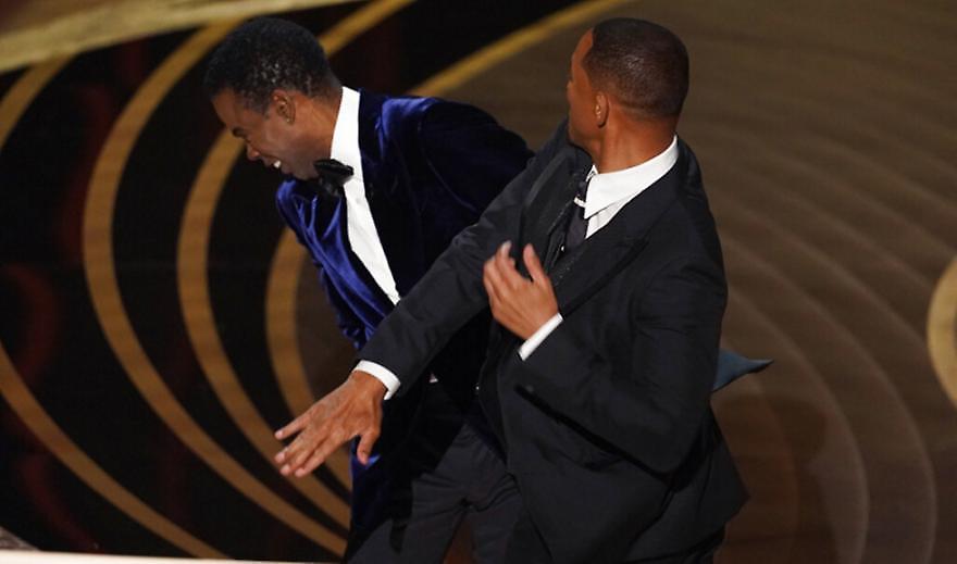 Ο Γουίλ Σμιθ ζήτησε δημόσια συγγνώμη από τον Κρις Ροκ για το χαστούκι